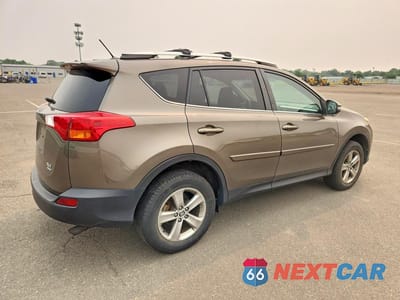 Trzecie zdjęcie samochodu z tyłu: 2015 TOYOTA RAV4 XLE VIN:2T3RFREV1FW262113 - miniatura