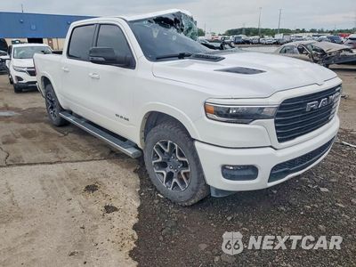Czwarte zdjęcie samochodu z boku: 2025 RAM 1500 LARAMIE VIN:1C6SRFJP6SN524330 - miniatura