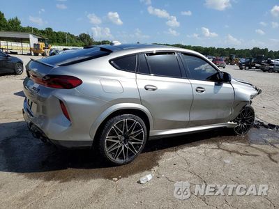Trzecie zdjęcie samochodu z tyłu: 2022 BMW X6 M VIN:5YMCY0C05N9N43128 - miniatura