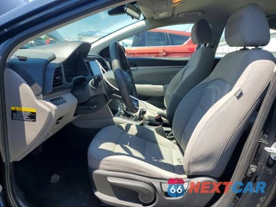 Zdjęcie 7 z 12 samochodu: 2019 HYUNDAI ELANTRA SEL VIN:5NPD84LF5KH420859 - miniatura