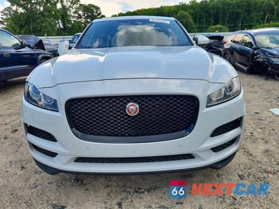 Piąte zdjęcie samochodu w środku: 2019 JAGUAR F-PACE PRESTIGE VIN:SADCK2GX2KA362337 - miniatura
