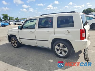 Drugie zdjęcie samochodu z przodu: 2010 JEEP PATRIOT SPORT VIN:1J4NT2GB2AD622040 - miniatura