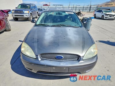 Piąte zdjęcie samochodu w środku: 2005 FORD TAURUS SE VIN:1FAFP53UX5A235496 - miniatura