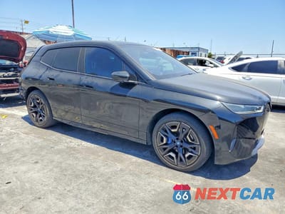 Czwarte zdjęcie samochodu z boku: 2024 BMW IX XDRIVE50 VIN:WB523CF03RCN40748 - miniatura