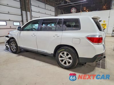 Drugie zdjęcie samochodu z przodu: 2013 TOYOTA HIGHLANDER BASE VIN:5TDBK3EH9DS248737 - miniatura