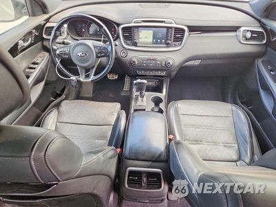 Zdjęcie 8 z 12 samochodu: 2016 KIA SORENTO SX LIMITED V6 VIN:5XYPK4A54GG122570 - miniatura