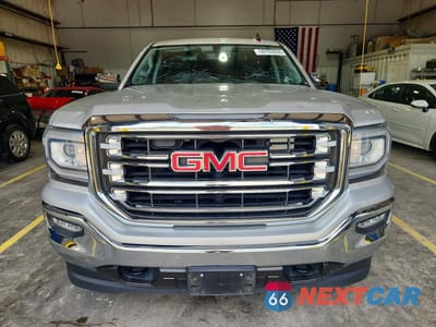 Piąte zdjęcie samochodu w środku: 2018 GMC SIERRA K1500 SLT VIN:3GTU2NEC4JG501014 - miniatura