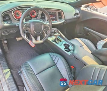 Zdjęcie 8 z 12 samochodu: 2016 DODGE CHALLENGER SRT HELLCAT VIN:2C3CDZC97GH314612 - miniatura