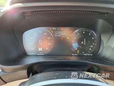 Zdjęcie 9 z 12 samochodu: 2021 VOLVO XC40 T5 MOMENTUM VIN:YV4162UK8M2507262 - miniatura