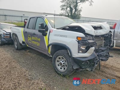 Czwarte zdjęcie samochodu z boku: 2023 CHEVROLET SILVERADO K3500 VIN:1GC5YSEY4PF132534 - miniatura