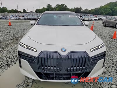 Piąte zdjęcie samochodu w środku: 2023 BMW 740 I VIN:WBA23EH01PCN52467 - miniatura