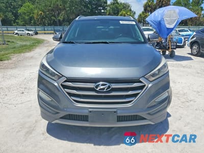 Piąte zdjęcie samochodu w środku: 2017 HYUNDAI TUCSON SPORT VIN:KM8J3CA22HU539474 - miniatura