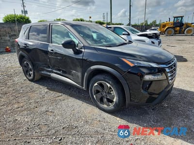 Czwarte zdjęcie samochodu z boku: 2025 NISSAN ROGUE SV VIN:5N1BT3BA6SC790375 - miniatura