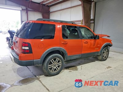 Trzecie zdjęcie samochodu z tyłu: 2007 FORD EXPLORER XLT VIN:1FMEU73887UA94700 - miniatura