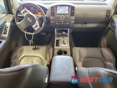 Zdjęcie 8 z 13 samochodu: 2011 NISSAN PATHFINDER S VIN:5N1AR1NB7BC610906 - miniatura