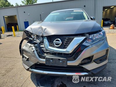Piąte zdjęcie samochodu w środku: 2017 NISSAN ROGUE S VIN:KNMAT2MT7HP505841 - miniatura