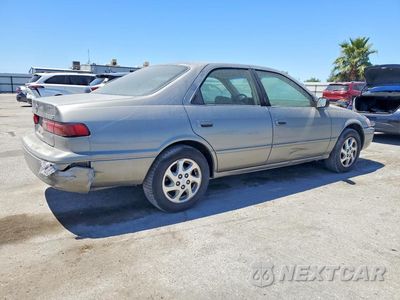 Trzecie zdjęcie samochodu z tyłu: 1999 TOYOTA CAMRY XLE V6 VIN:JT2BF28K1X0171223 - miniatura