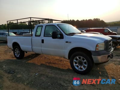 Czwarte zdjęcie samochodu z boku: 2005 FORD F250 SUPER DUTY VIN:1FTSX21515EC76658 - miniatura