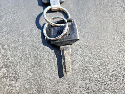 Zdjęcie 8 z 9 samochodu: 2002 HONDA VT750 CDB VIN:JH2RC44JX2K020098 - miniatura