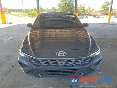 Piąte zdjęcie samochodu w środku: 2025 HYUNDAI ELANTRA SEL SPORT VIN:KMHLM4DG3SU017589 - miniatura