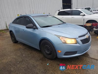 Czwarte zdjęcie samochodu z boku: 2011 CHEVROLET CRUZE LS VIN:1G1PC5SH8B7118161 - miniatura