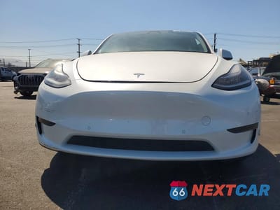 Piąte zdjęcie samochodu w środku: 2022 TESLA MODEL Y VIN:7SAYGDEE5NF386307 - miniatura