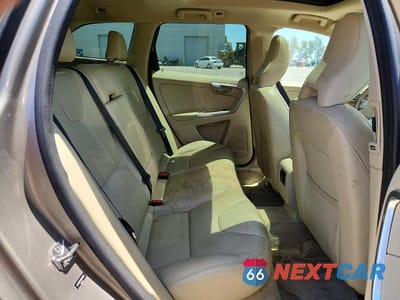 Zdjęcie 11 z 13 samochodu: 2016 VOLVO XC60 T5 PLATINUM VIN:YV4612RM1G2810838 - miniatura