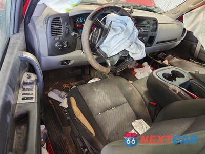 Zdjęcie 8 z 12 samochodu: 2013 CHEVROLET SILVERADO K1500 LS VIN:1GCRKREA0DZ130787 - miniatura