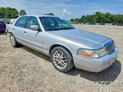Czwarte zdjęcie samochodu z boku: 2003 MERCURY GRAND MARQUIS GS VIN:2MEFM74W33X649947 - miniatura