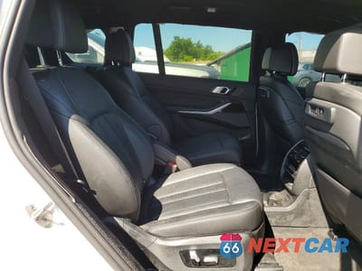Zdjęcie 11 z 13 samochodu: 2021 BMW X7 M50I VIN:5UXCX6C00M9E39158 - miniatura