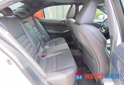 Zdjęcie 6 z 10 samochodu: 2016 LEXUS IS 200T VIN:JTHBA1D28G5038420 - miniatura
