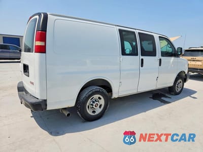 Trzecie zdjęcie samochodu z tyłu: 2015 GMC SAVANA G3500 VIN:1GTZ7TCB6F1138579 - miniatura