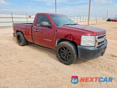 Czwarte zdjęcie samochodu z boku: 2013 CHEVROLET SILVERADO C1500 VIN:1GCNCPEX0DZ236208 - miniatura