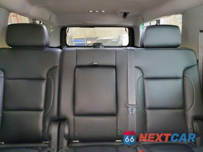 Zdjęcie 10 z 13 samochodu: 2019 CHEVROLET SUBURBAN K1500 LT VIN:1GNSKHKC3KR297327 - miniatura