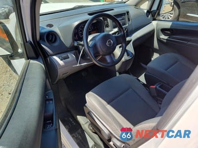 Zdjęcie 8 z 13 samochodu: 2016 NISSAN NV200 DELIVERY VAN VIN:3N6CM0KNXGK701283 - miniatura
