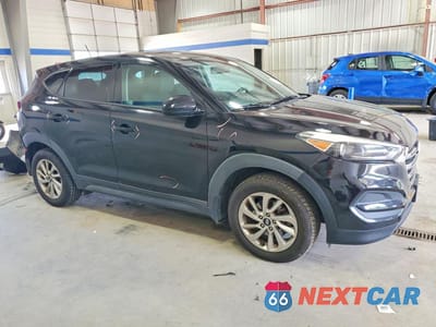 Czwarte zdjęcie samochodu z boku: 2017 HYUNDAI TUCSON SE VIN:KM8J23A48HU381050 - miniatura