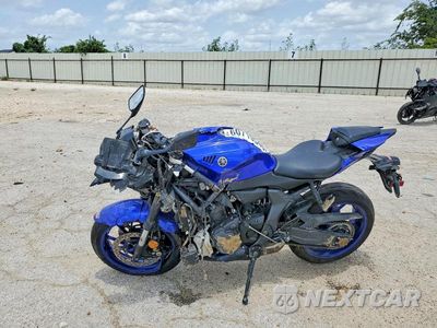 Trzecie zdjęcie samochodu z tyłu: 2024 YAMAHA YZFR7 VIN:JYARM38EXRA013743 - miniatura