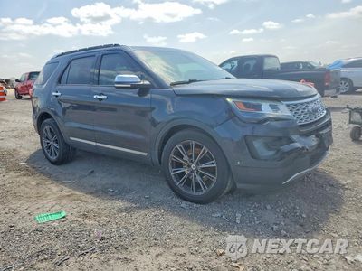 Czwarte zdjęcie samochodu z boku: 2017 FORD EXPLORER PLATINUM VIN:1FM5K8HTXHGB30217 - miniatura