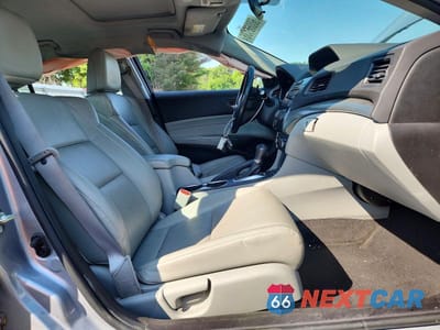 Zdjęcie 7 z 12 samochodu: 2018 ACURA ILX BASE WATCH PLUS VIN:19UDE2F33JA005965 - miniatura