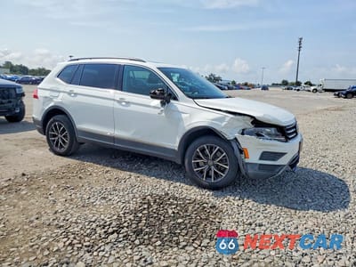 Czwarte zdjęcie samochodu z boku: 2020 VOLKSWAGEN TIGUAN SE VIN:3VV3B7AX6LM046785 - miniatura