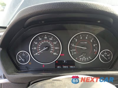 Zdjęcie 9 z 12 samochodu: 2017 BMW 330 XI VIN:WBA8D9C34HA004251 - miniatura