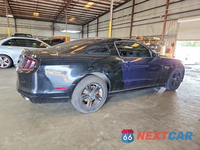Trzecie zdjęcie samochodu z tyłu: 2014 FORD MUSTANG VIN:1ZVBP8AM2E5286915 - miniatura