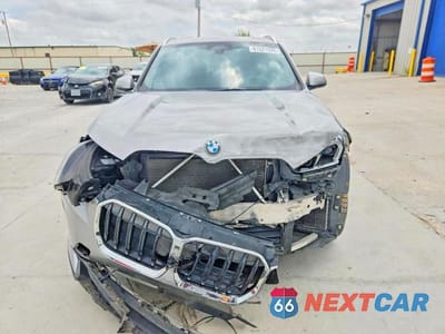 Piąte zdjęcie samochodu w środku: 2023 BMW X1 XDRIVE28I VIN:WBX73EF05P5W46015 - miniatura