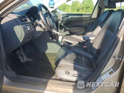 Zdjęcie 7 z 12 samochodu: 2016 VOLKSWAGEN PASSAT SE VIN:1VWBT7A35GC015357 - miniatura