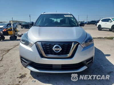 Piąte zdjęcie samochodu w środku: 2020 NISSAN KICKS SR VIN:3N1CP5DV3LL533269 - miniatura