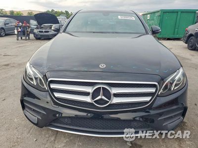 Piąte zdjęcie samochodu w środku: 2018 MERCEDES-BENZ E 300 VIN:WDDZF4JBXJA459759 - miniatura