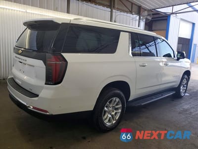 Trzecie zdjęcie samochodu z tyłu: 2026 CHEVROLET SUBURBAN C1500 LT VIN:1GNS5CKD0TR398944 - miniatura