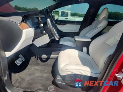 Zdjęcie 7 z 13 samochodu: 2017 TESLA MODEL X VIN:5YJXCBE48HF025027 - miniatura