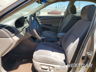 Zdjęcie 7 z 12 samochodu: 2005 TOYOTA CAMRY LE VIN:4T1BE32K65U058264 - miniatura