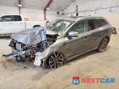 2016 VOLVO XC60 T6 PREMIER YV449MRKXG2915629 - główne zdjęcie licytacji z USA - miniatura